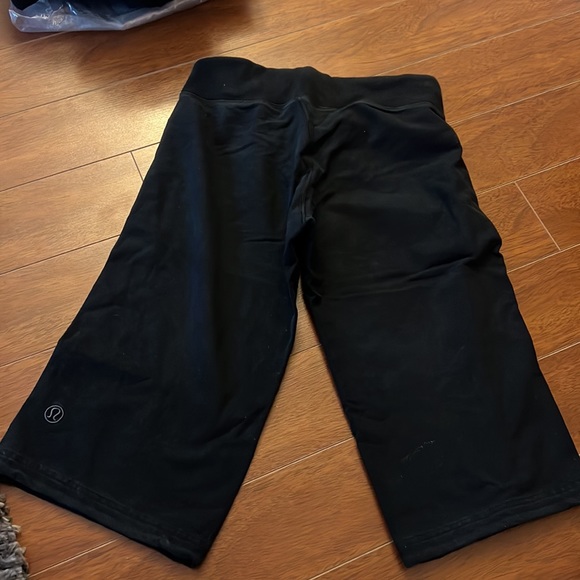 Lululemon wide leg capris - Picture 5 of 5